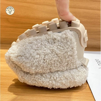 Chaussons en Peluche : Confort Luxe et Douceur